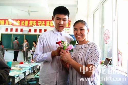 母親節(jié)，周口高中生這樣過！